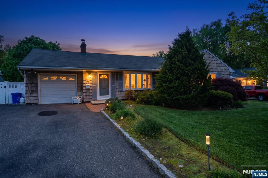 31 Susan Avenue - Photo 4