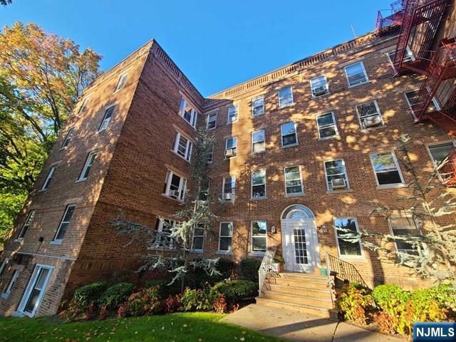 239 Lincoln Ave UNIT&nbsp;1, Newark City, NJ, 07104-3409