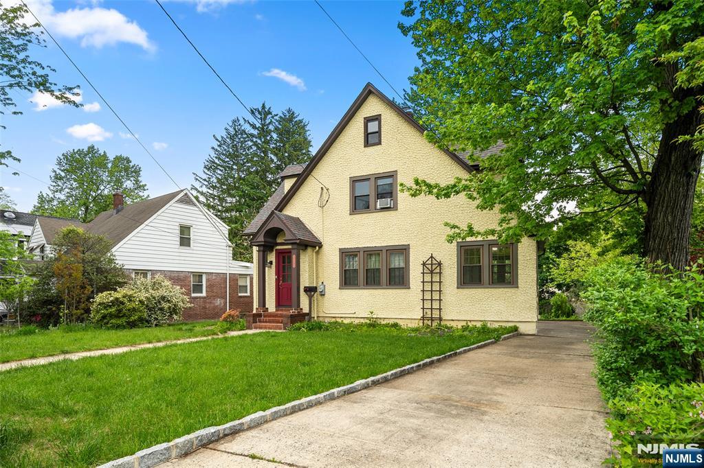 1231 Alicia Avenue - Photo 1