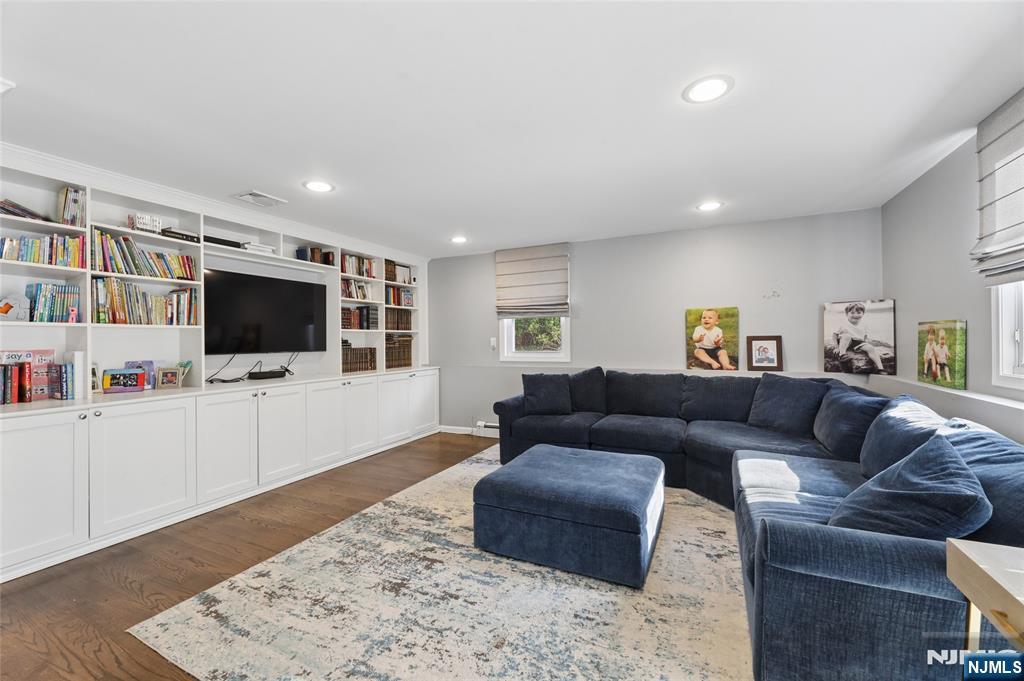 1073 Allessandrini Avenue — photo 11