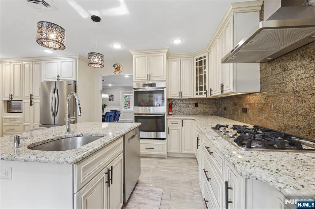1073 Allessandrini Avenue — photo 7