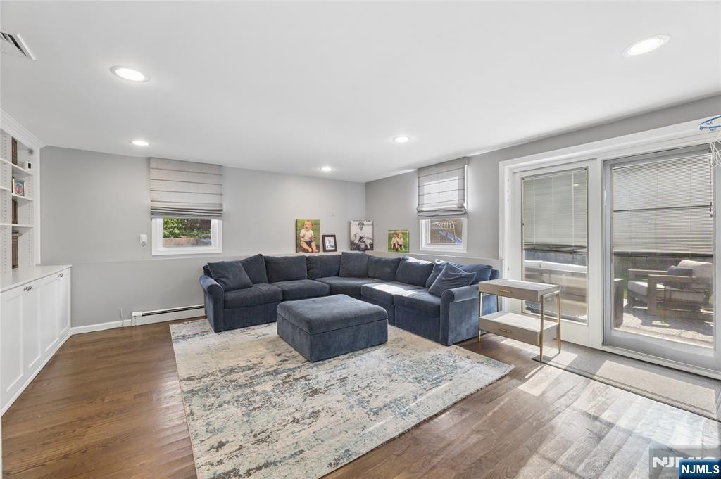 1073 Allessandrini Avenue — photo 10