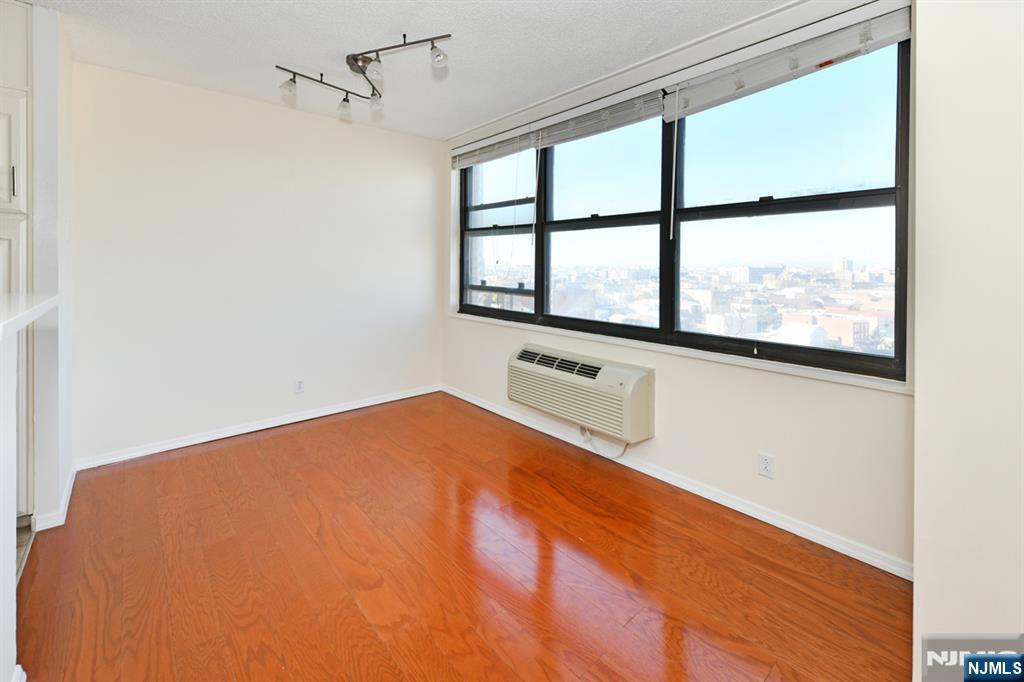 7004 Boulevard East 31A - Photo 7