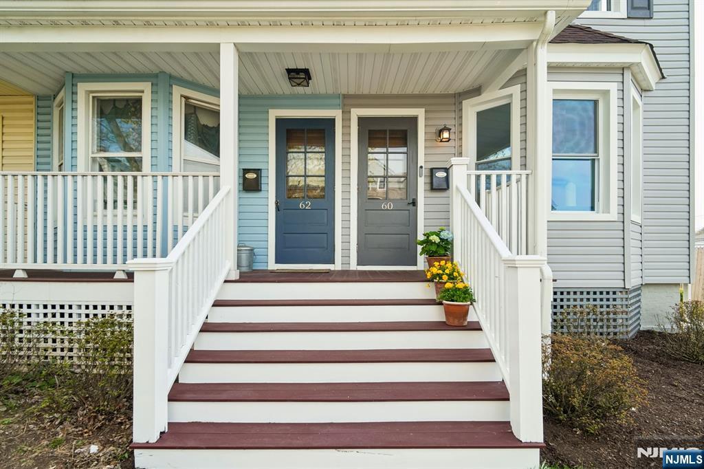 60 Arnold Terrace - Photo 2