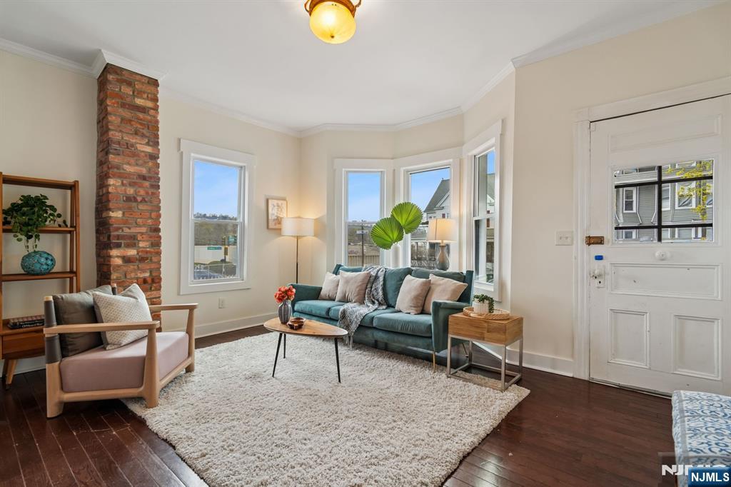 60 Arnold Terrace - Photo 4