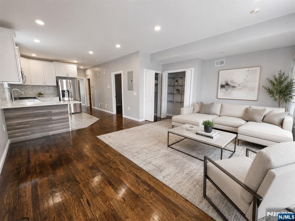 90 Hoyt Street 1 - Photo 4