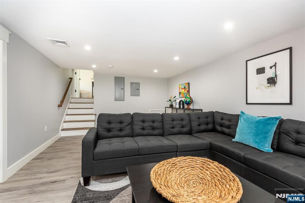 59 Laauwe Avenue, Wayne, NJ, 07470