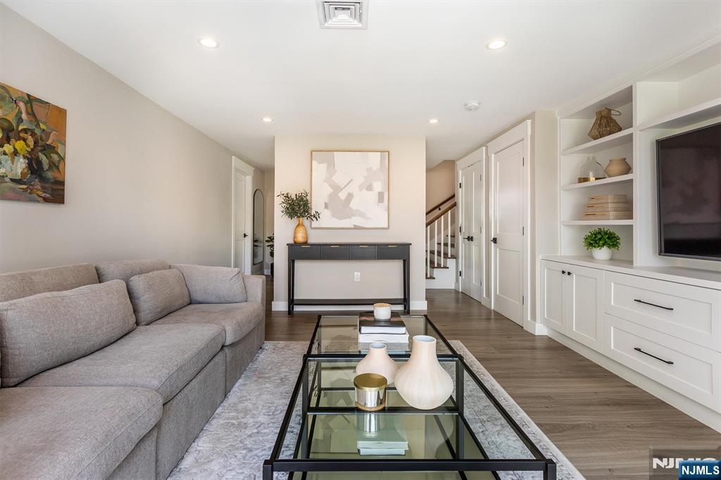 59 Laauwe Avenue, Wayne, NJ, 07470