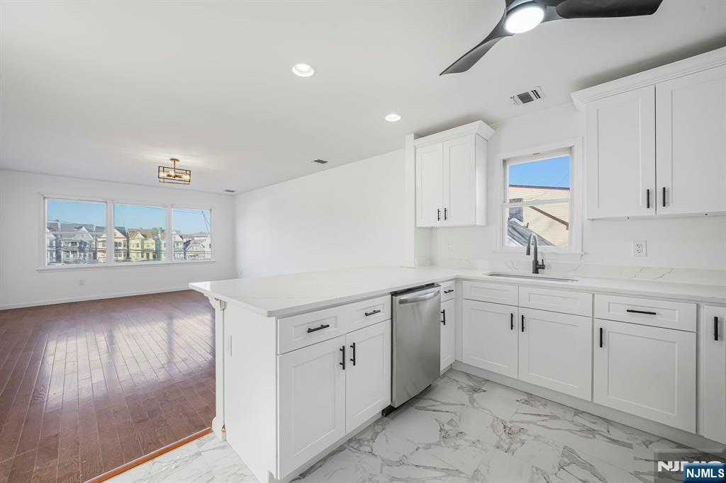 50 Albion Avenue - Photo 5