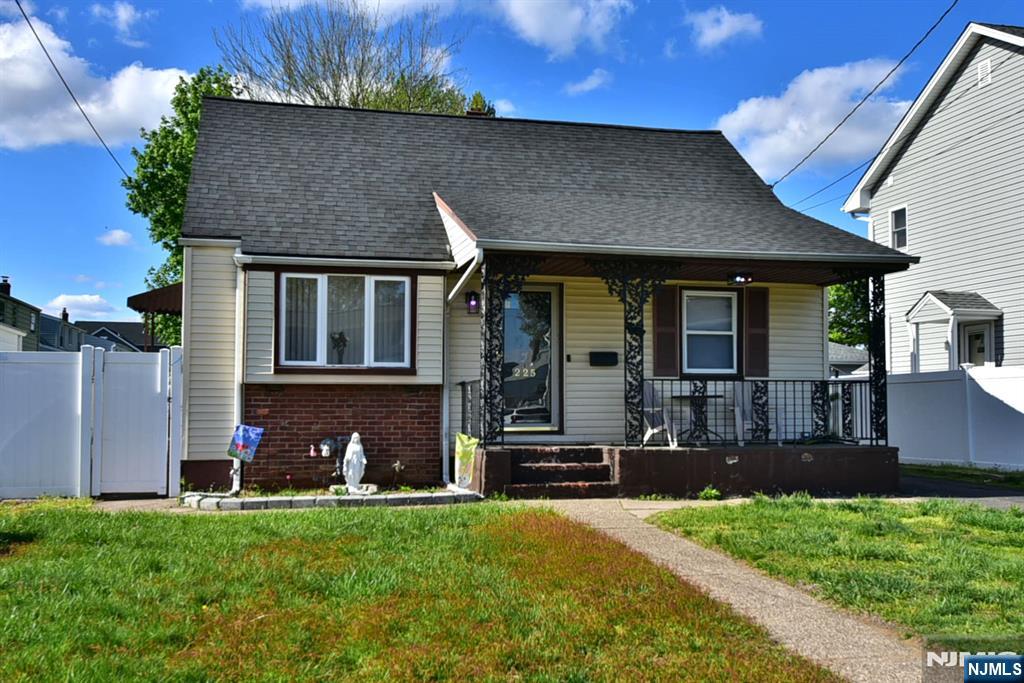 225 Wilson Street - Photo 3