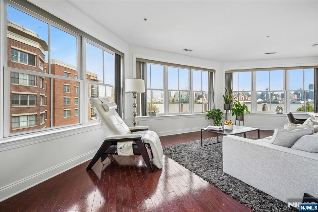 100 Alexander UNIT 401, Edgewater, NJ, 07020