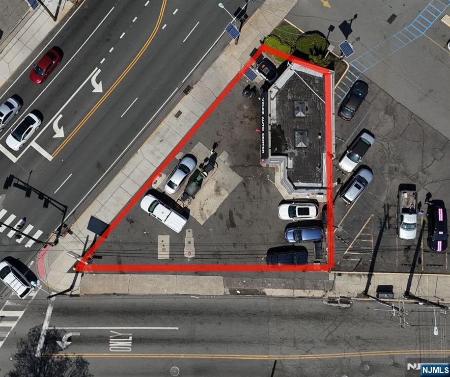 141 Bloomfield Avenue - Photo 2