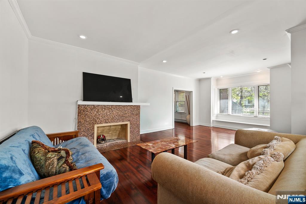 334 Brook Avenue - Photo 4