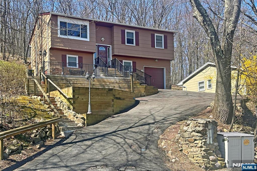 142 Valley View Drive