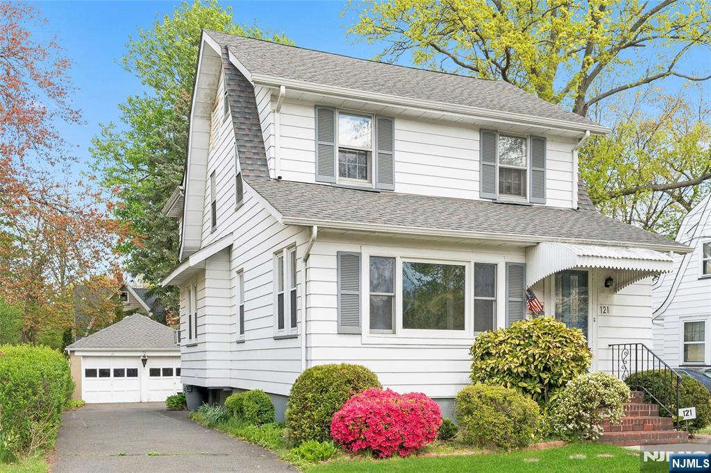 121 Hillside Avenue - Photo 1