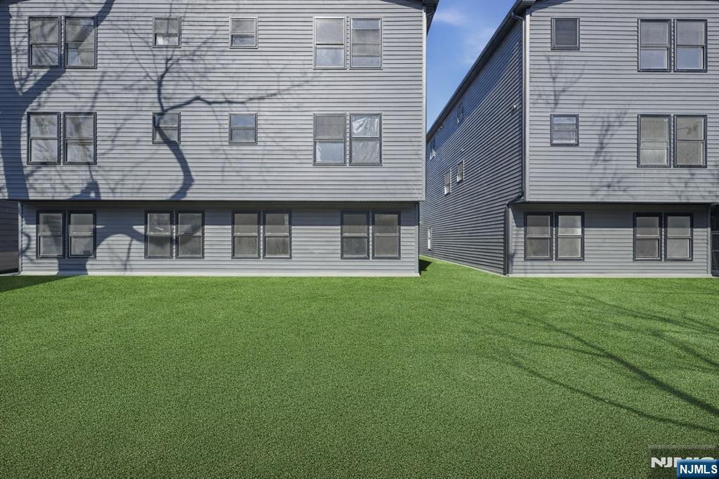 130 N 17th - Photo 3