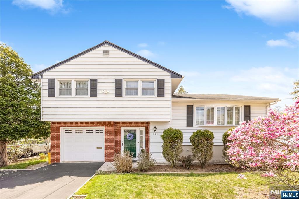 1150 Roosevelt Avenue - Photo 1