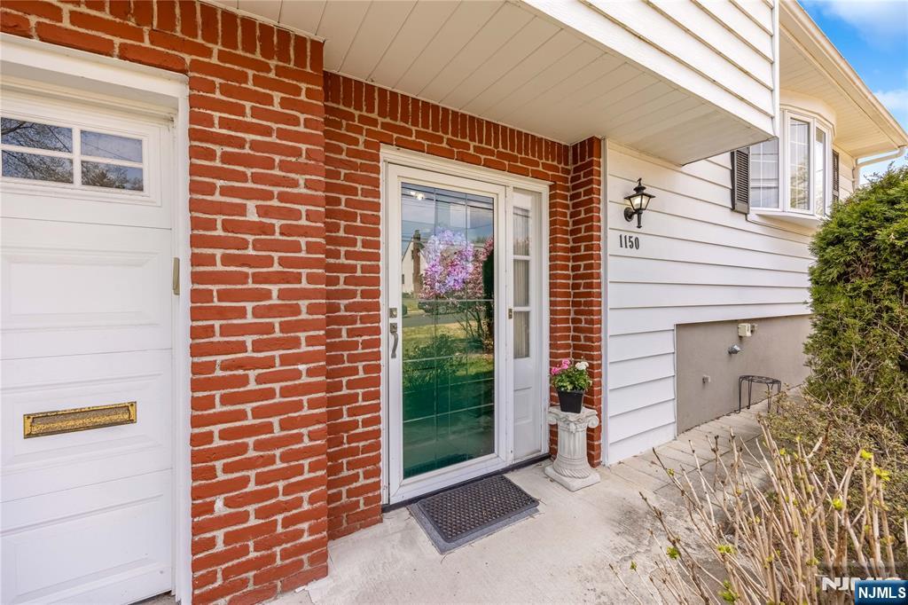 1150 Roosevelt Avenue - Photo 4