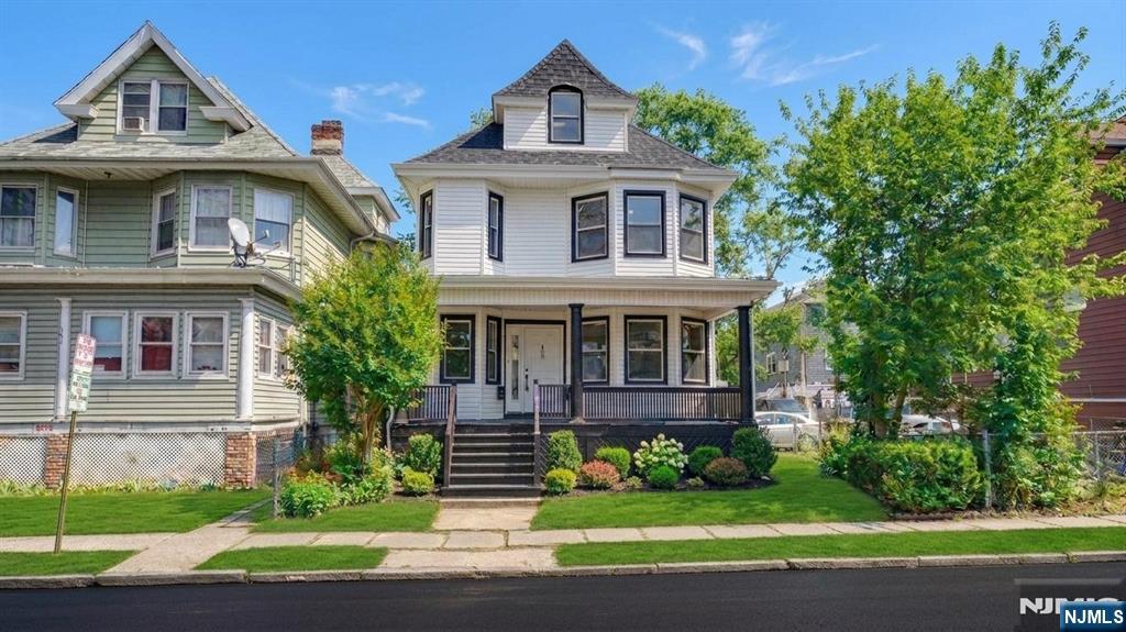 158 15th Street - Photo 1