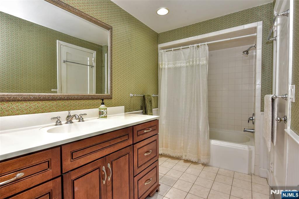 520 Lafayette Avenue, Wyckoff, NJ, 07481