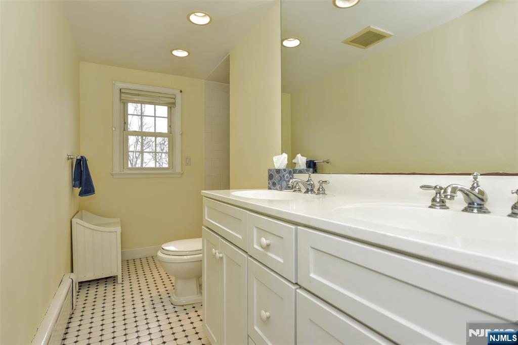 520 Lafayette Avenue, Wyckoff, NJ, 07481