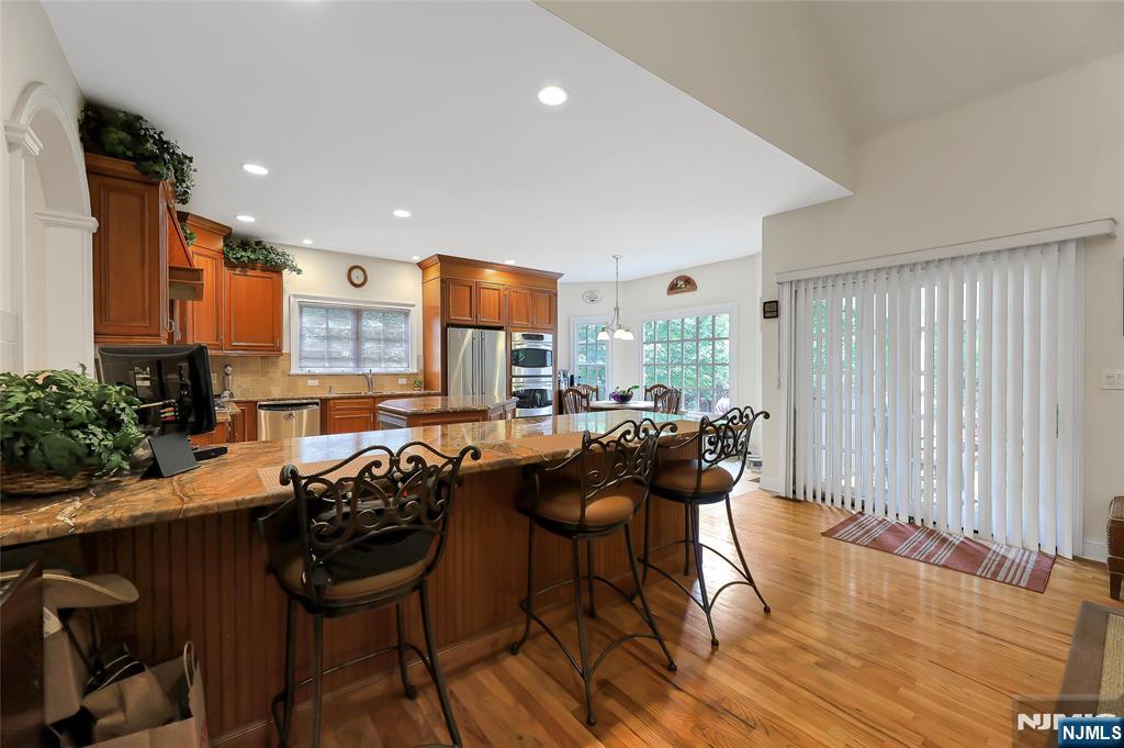 22 Meadow Lake Drive, Mahwah, NJ, 07430