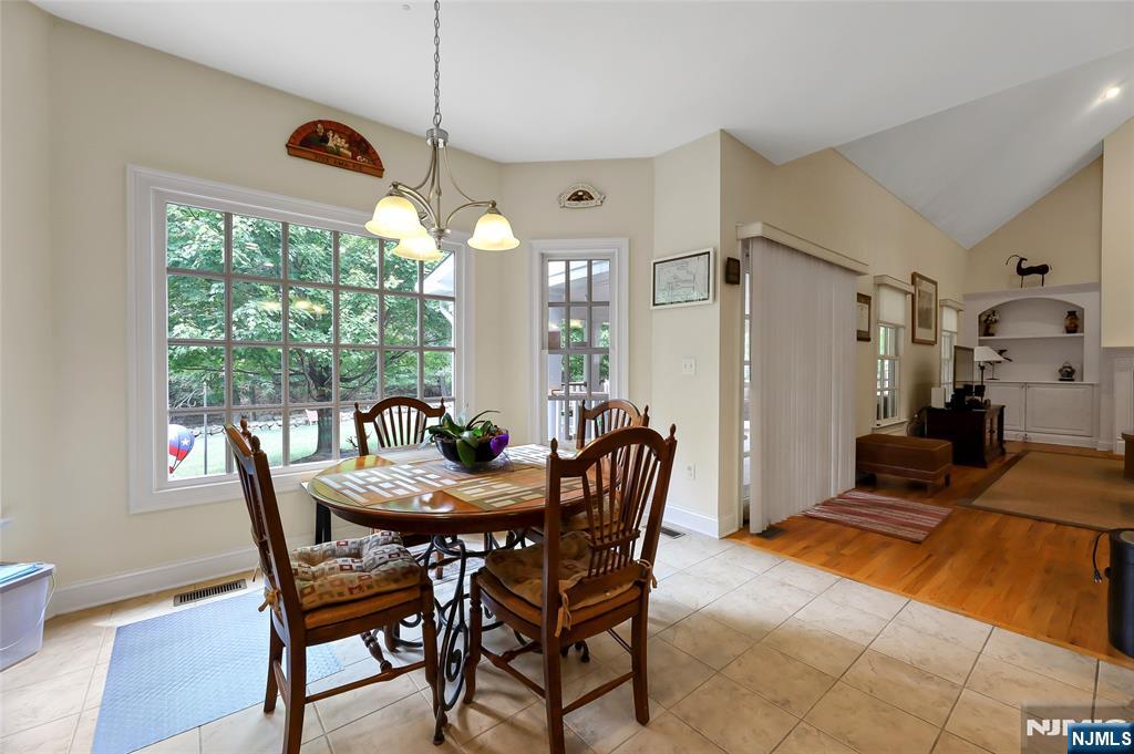 22 Meadow Lake Drive, Mahwah, NJ, 07430