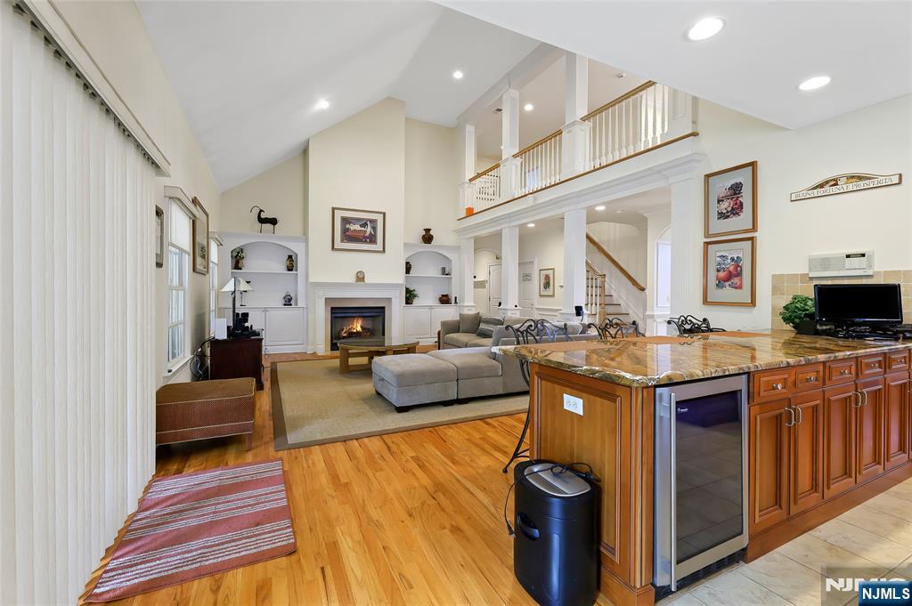 22 Meadow Lake Drive, Mahwah, NJ, 07430