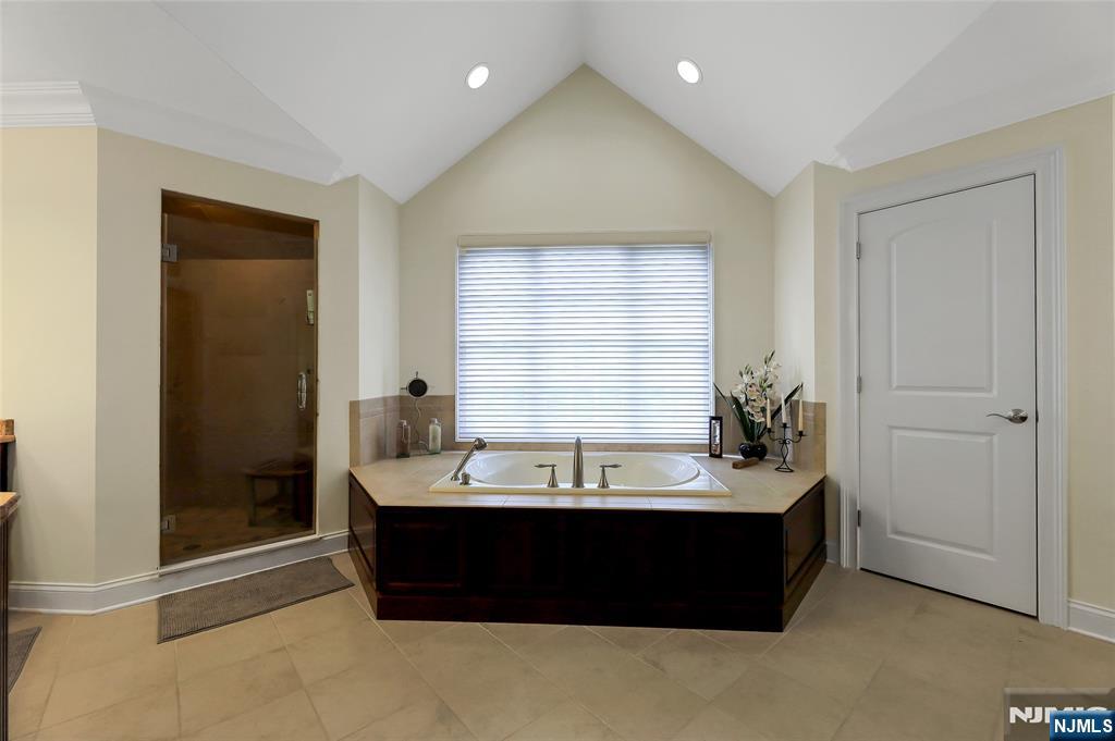 22 Meadow Lake Drive, Mahwah, NJ, 07430