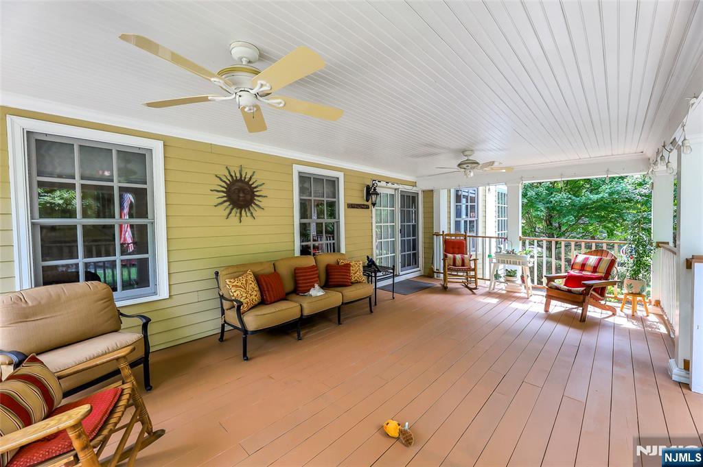 22 Meadow Lake Drive, Mahwah, NJ, 07430