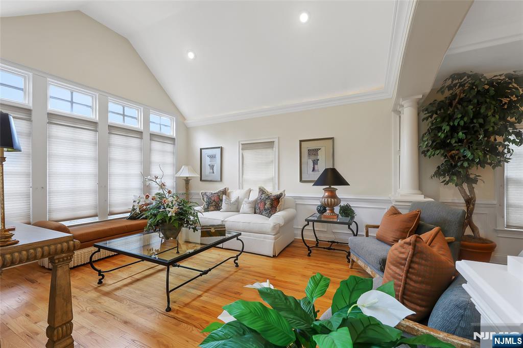 22 Meadow Lake Drive, Mahwah, NJ, 07430