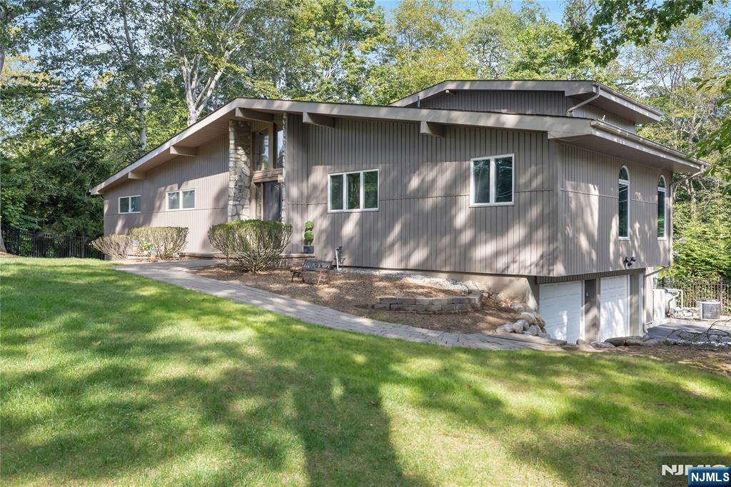 727 Rolling Hill Drive - Photo 1