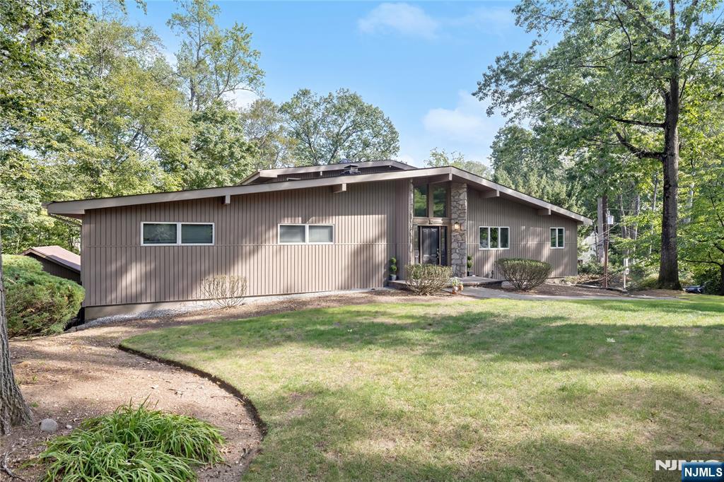 727 Rolling Hill Drive - Photo 3