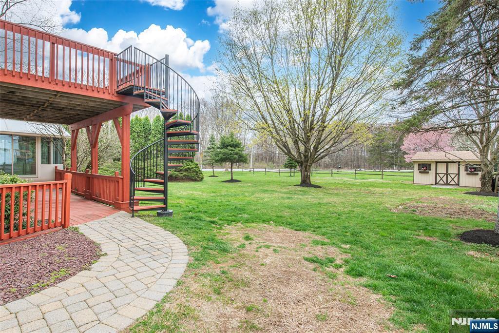 1 Old Timbers Court - Photo 4