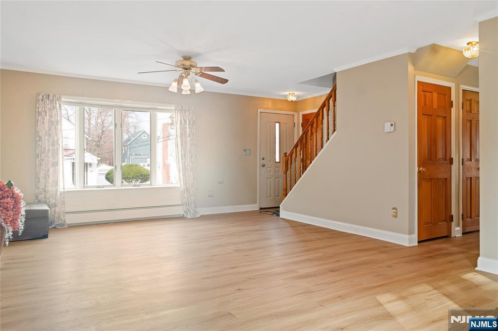 121 Pine Avenue - Photo 3
