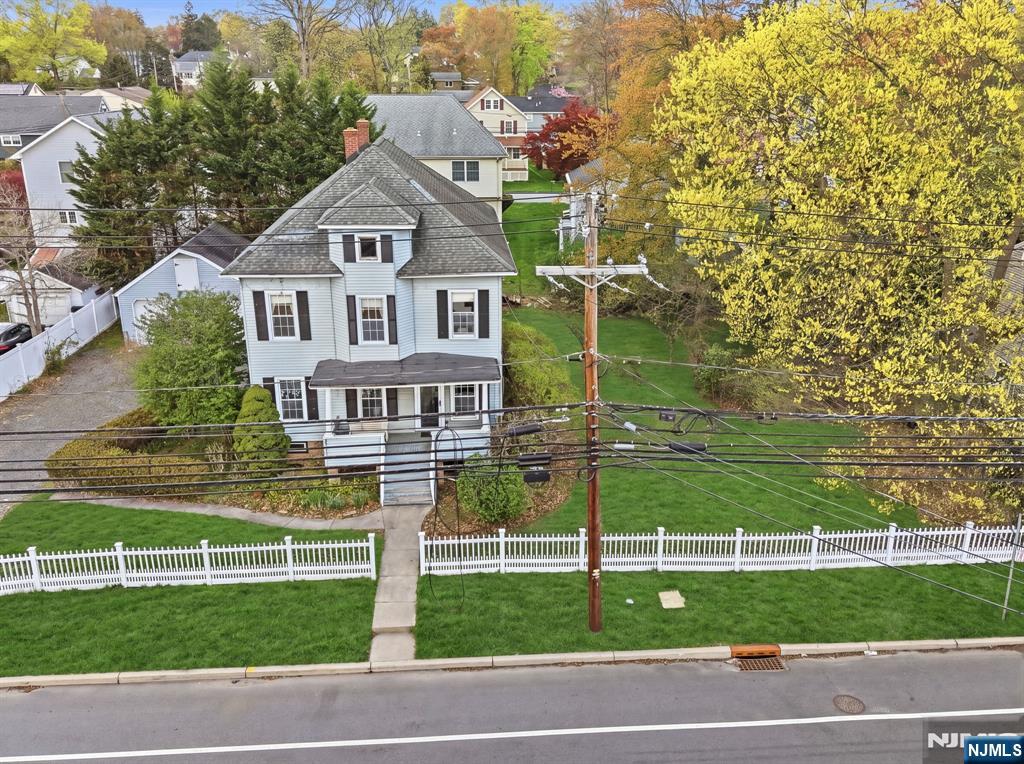 219 Livingston Street - Photo 2