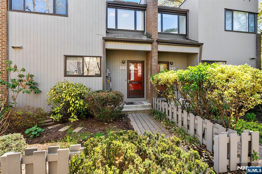 8100 River Road UNIT 210, North Bergen, NJ, 07047