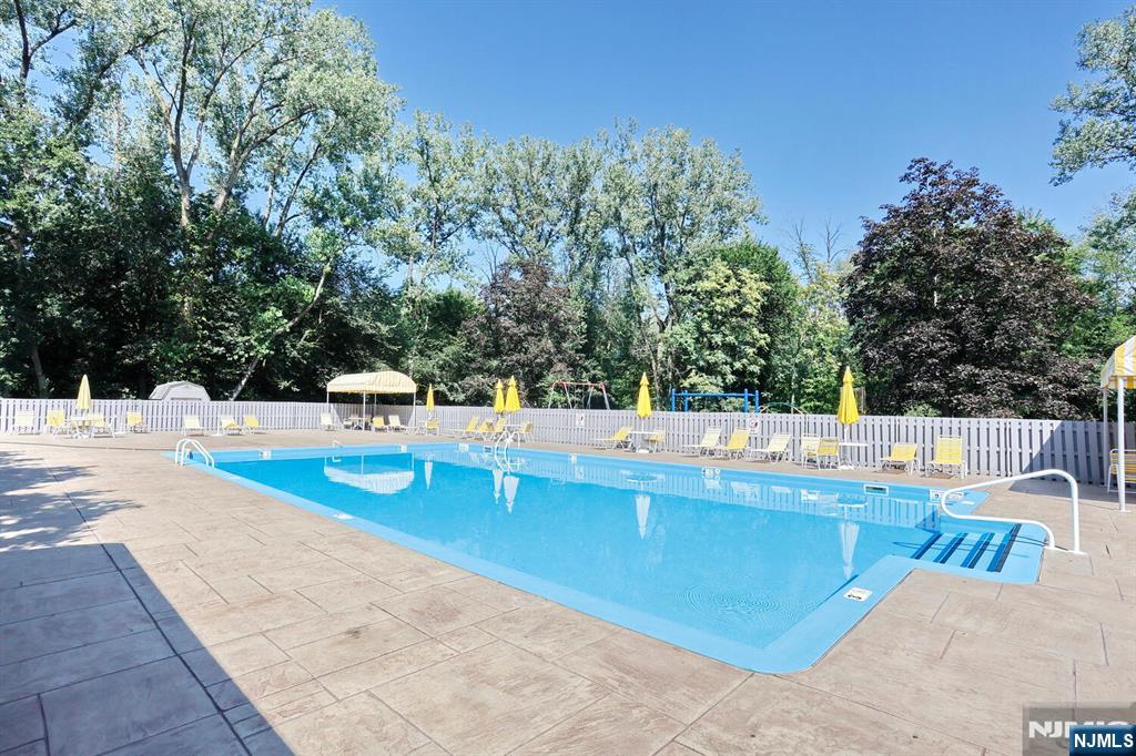 342 Pond Court UNIT 9C, Twp Of Washington, NJ, 07676