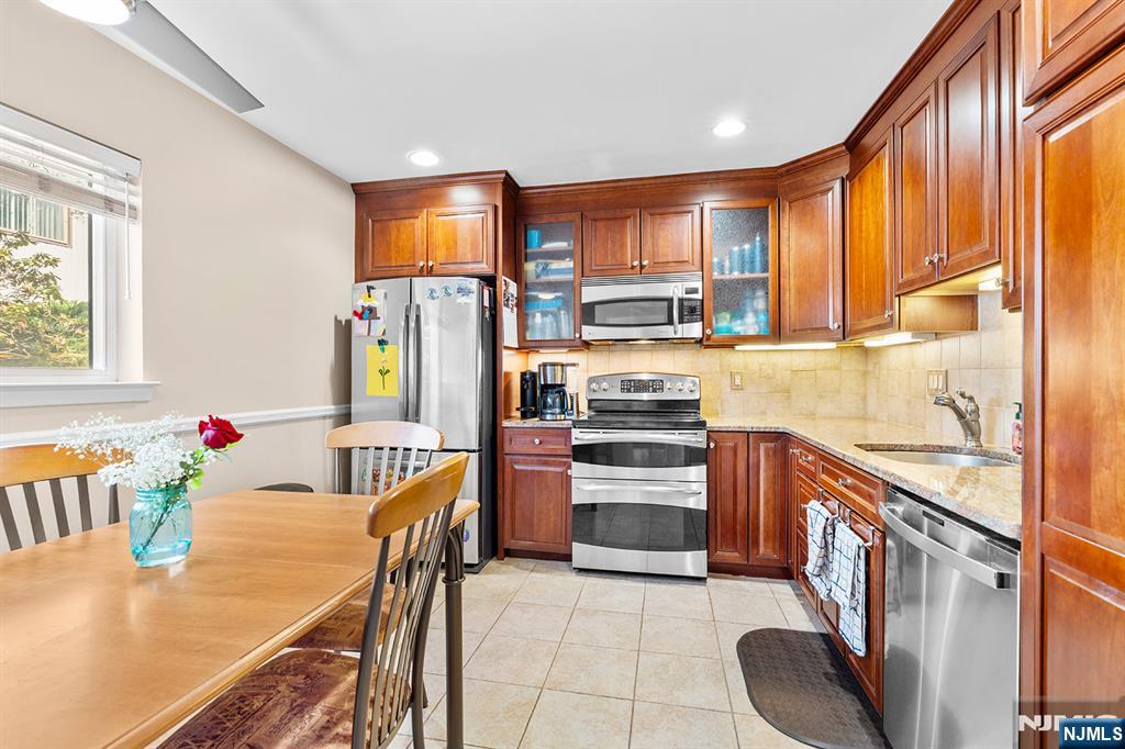 342 Pond Court UNIT 9C, Twp Of Washington, NJ, 07676