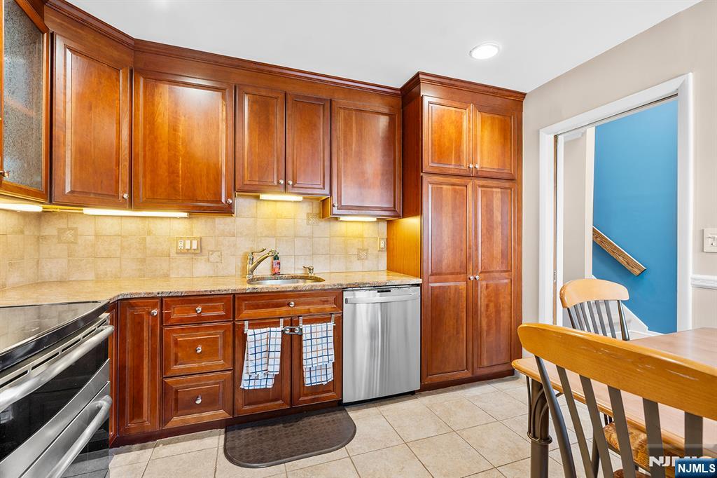 342 Pond Court UNIT 9C, Twp Of Washington, NJ, 07676