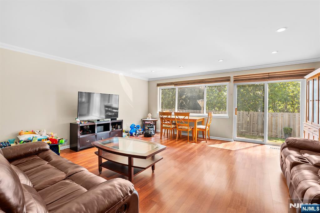 342 Pond Court UNIT 9C, Twp Of Washington, NJ, 07676