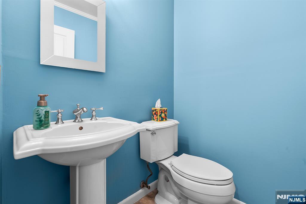 342 Pond Court UNIT 9C, Twp Of Washington, NJ, 07676