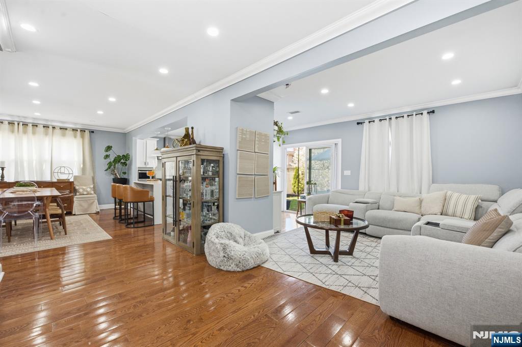 301 Roosevelt Avenue - Photo 5