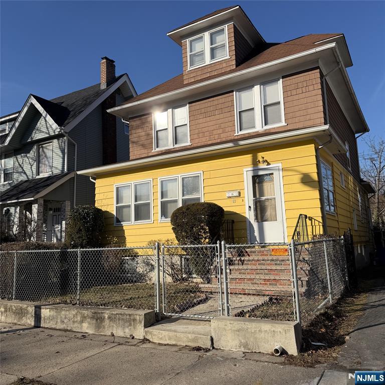 149 Smith St, Newark City, NJ, 07106-1109