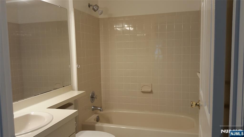 1138 Sycamore Lane - Photo 5
