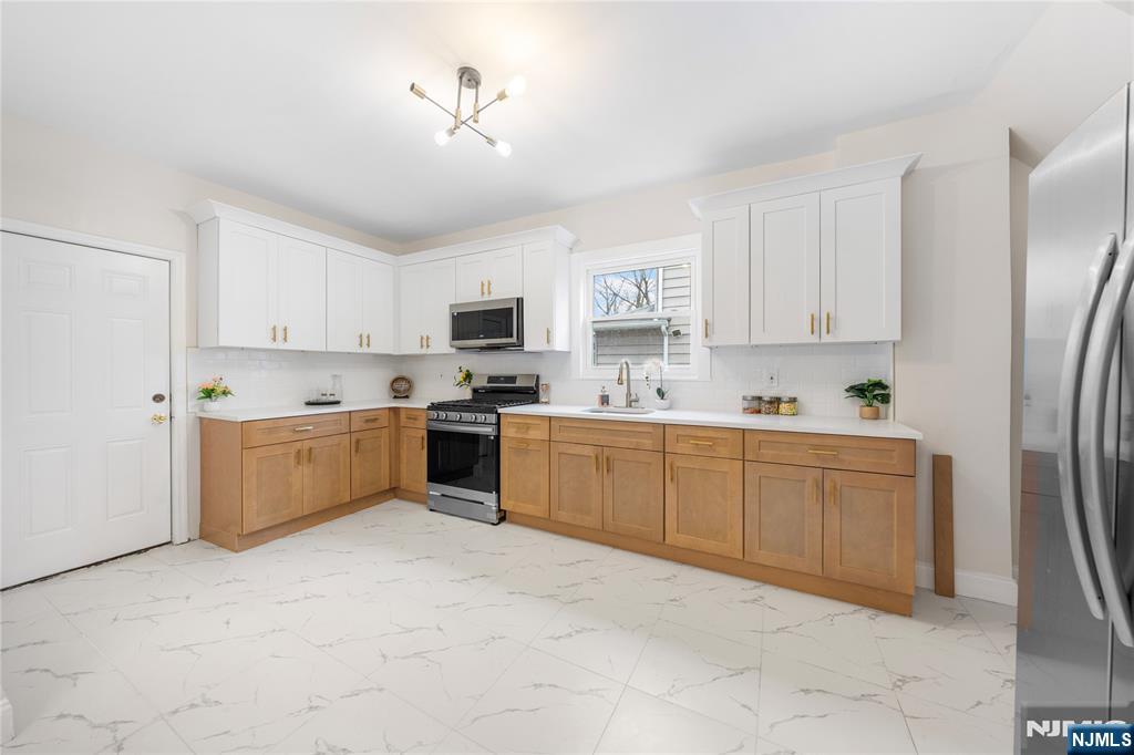 155 Lincoln Place - Photo 5