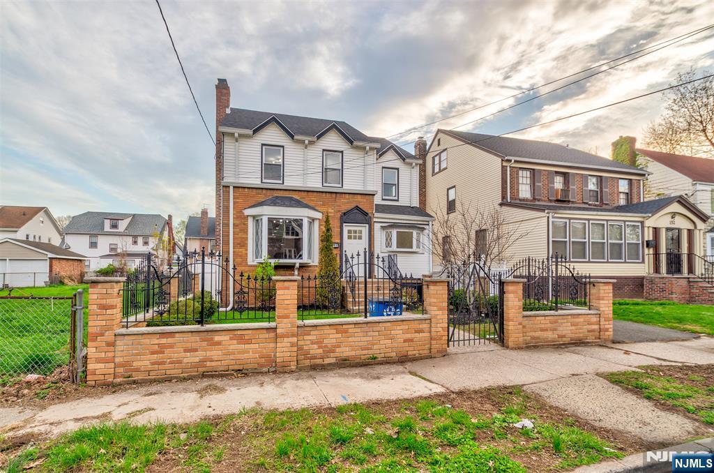 150 Hansbury Avenue - Photo 2