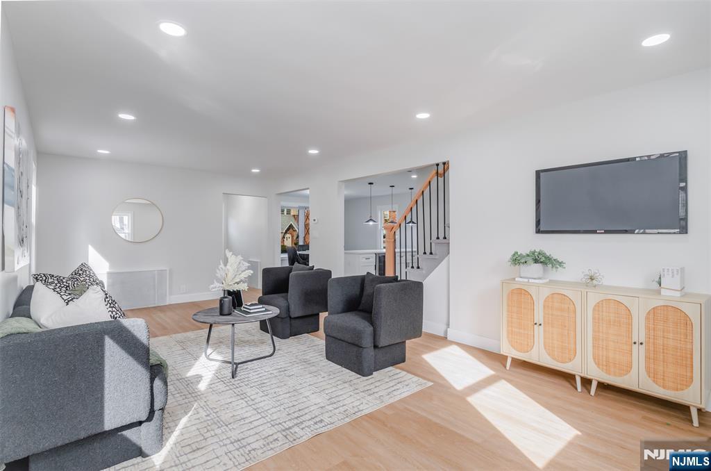 150 Hansbury Avenue - Photo 3