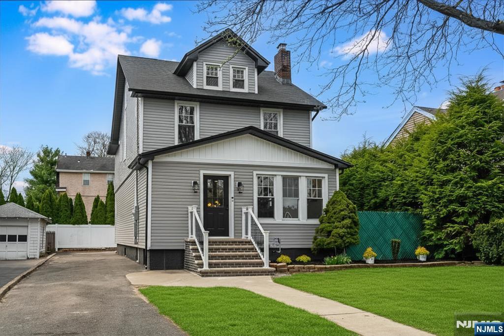 210 Paterson Avenue - Photo 2