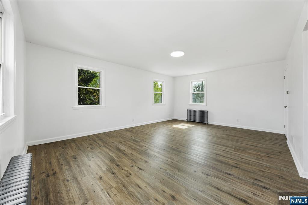 826 7th Street - Photo 4